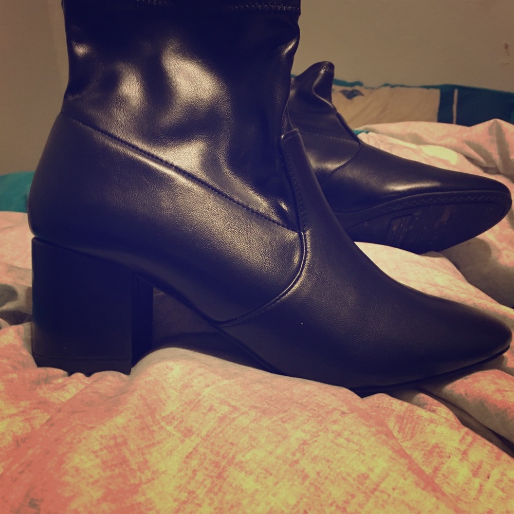 Let her heel boots